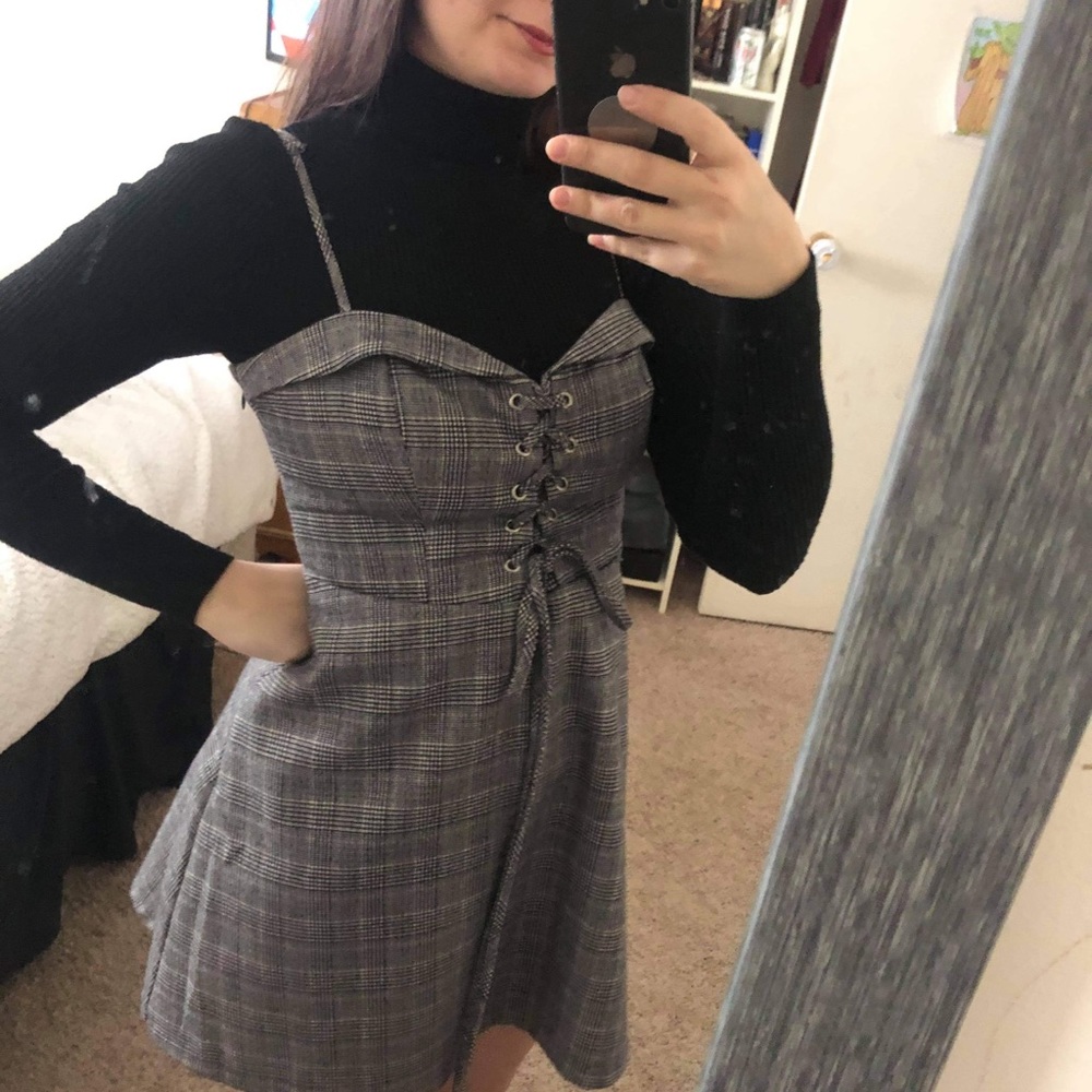 URBAN OUTFITTERS PLAID DRESS IN SIZE 6
